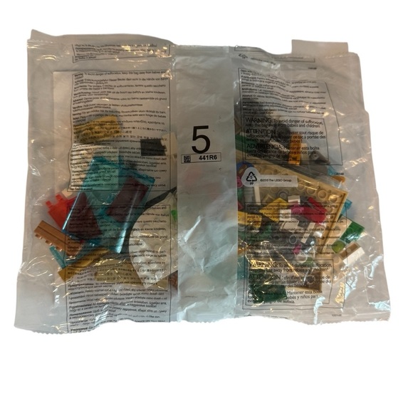 LEGO Bag 5 441R6 Sealed Parts 2015 Replacement Pieces Mixed Lot Windows Bricks - Picture 1 of 1
